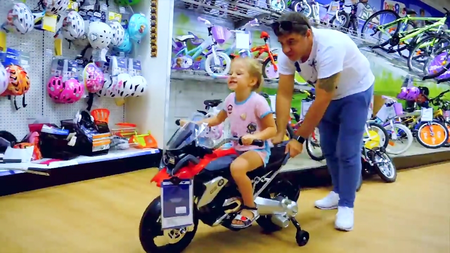 ماجراهای ناستیا و بابایی - قسمت 138 - ناستیا و بابایی در فروشگاه اسباب بازی ها